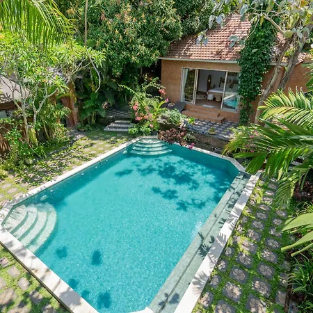 The Laras - Spacious 3Br Authentic Balinese Villa